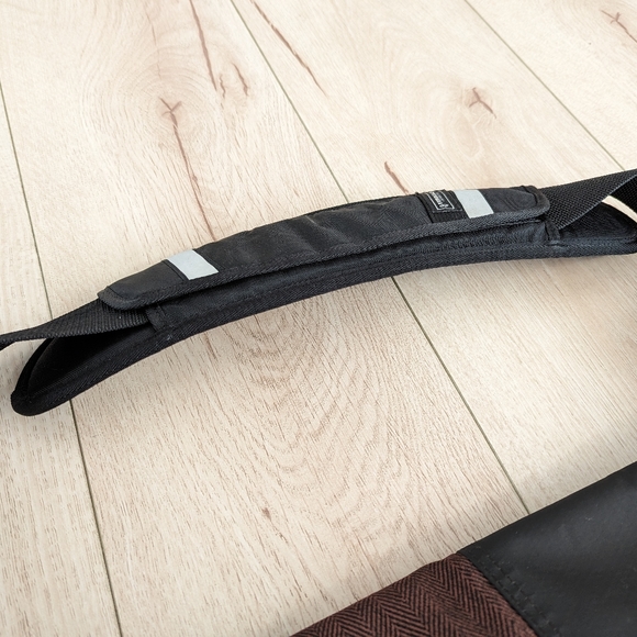 Timbuk2 Classic Messenger Bag, Size M - Picture 7 of 8